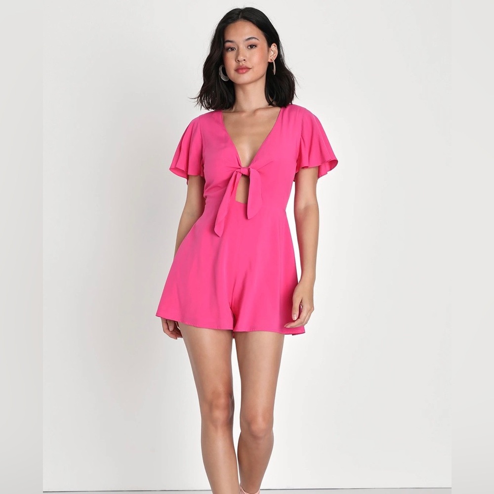 Small Lulu’s hot pink bow front romper, new with tags.